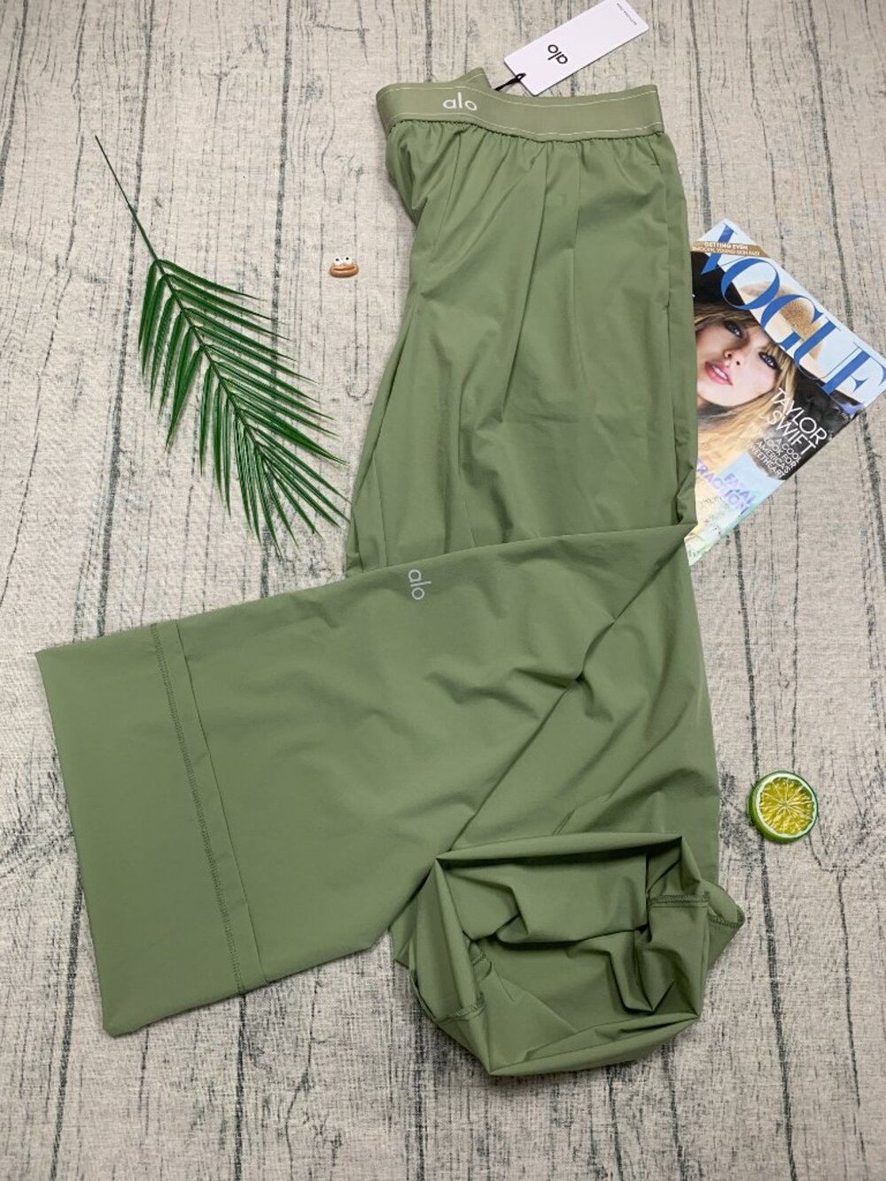 New ALO Yoga Dune Grass Urban Trouser ✨ Suit Up Regular 30" Inseam - Picture 5 of 11
